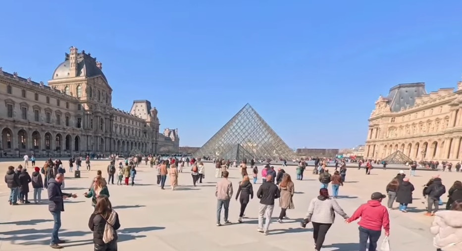 Louvre Pyramid